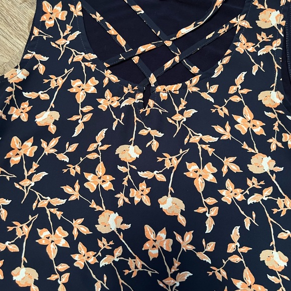 Maurice’s tank/blouse - Picture 3 of 4